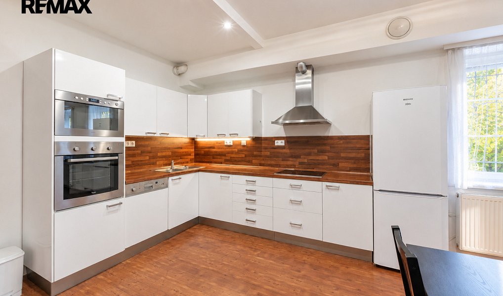 Pronájem bytu 2+kk 85 m², Praha – náhled fotky 3