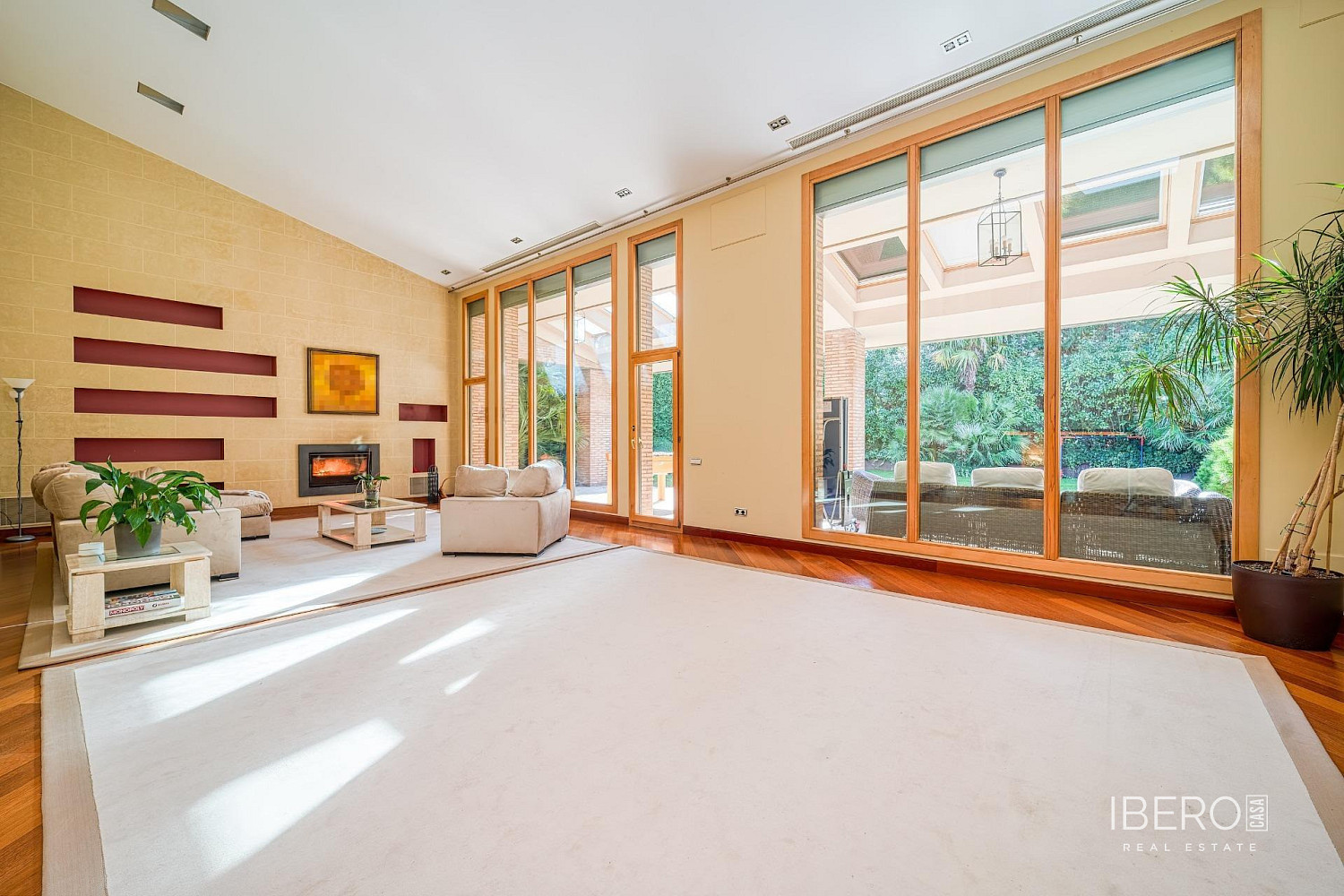 Prodej domu 1 866 m² s pozemkem 1 110 m²