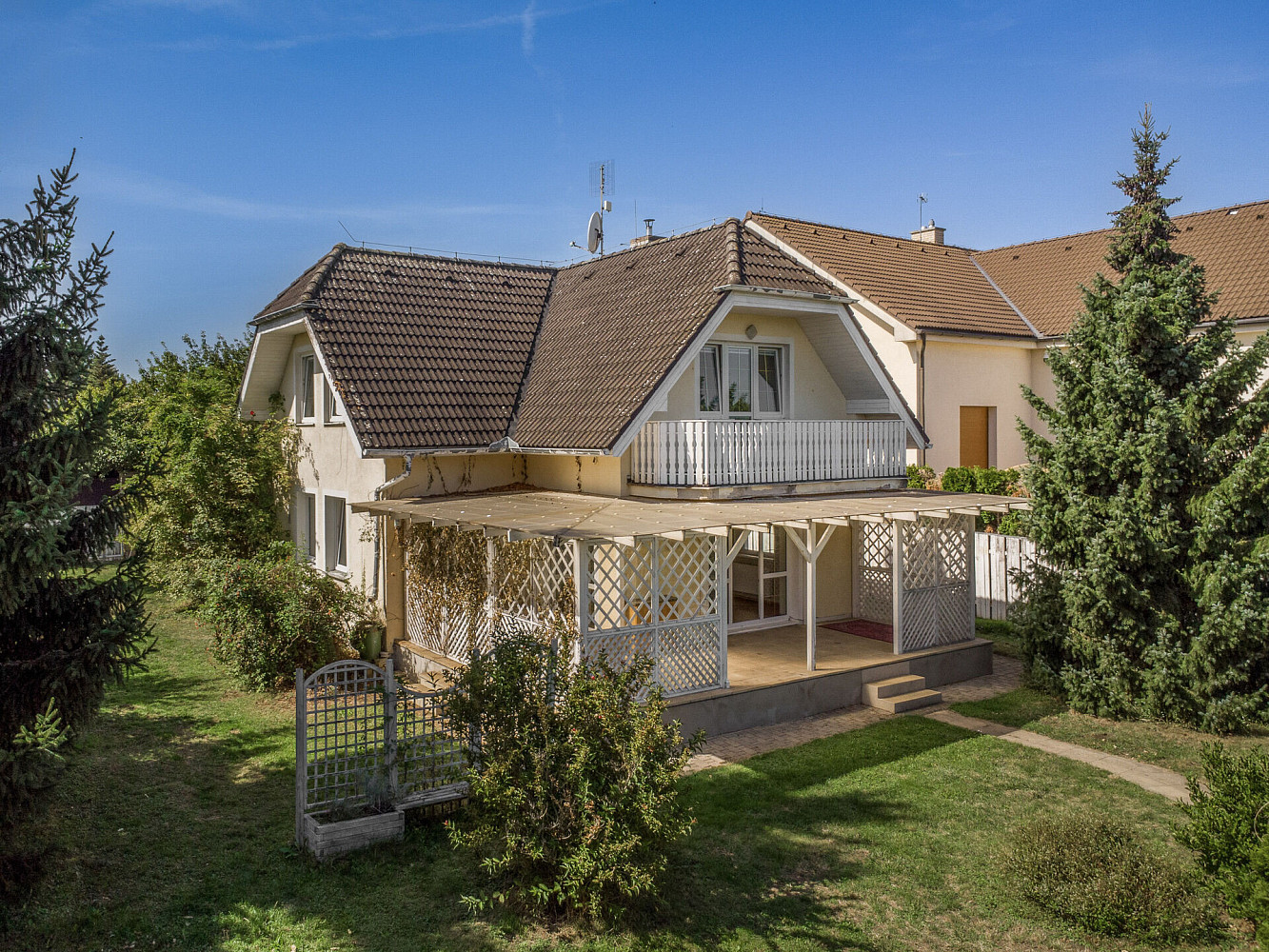 Prodej domu 295 m² s pozemkem 1 173 m² – fotografie 2