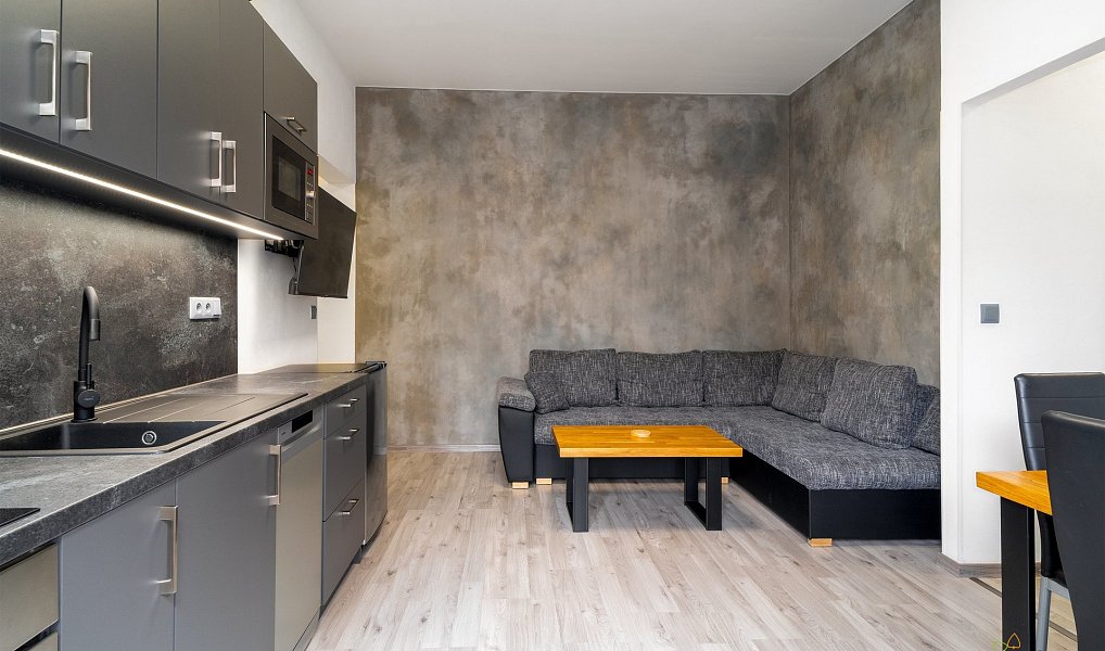 Prodej bytu 2+kk 43 m², Pardubice – náhled fotky 2
