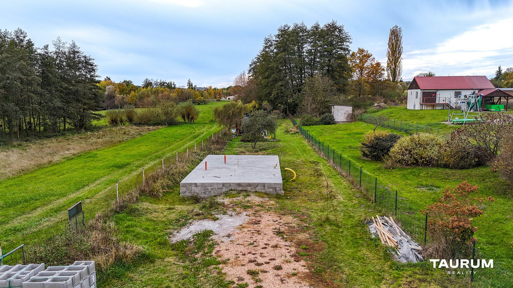 Prodej stavebního pozemku 1 500 m² – fotografie 4