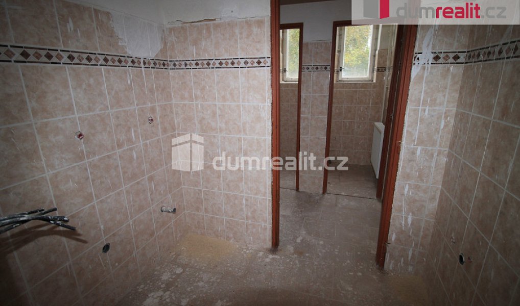 Prodej nájemního domu, činžáku 2 000 m², Aš – náhled fotky 20