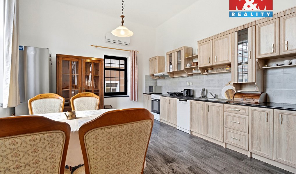 Prodej nájemního domu, činžáku 680 m², Bílina – náhled fotky 2