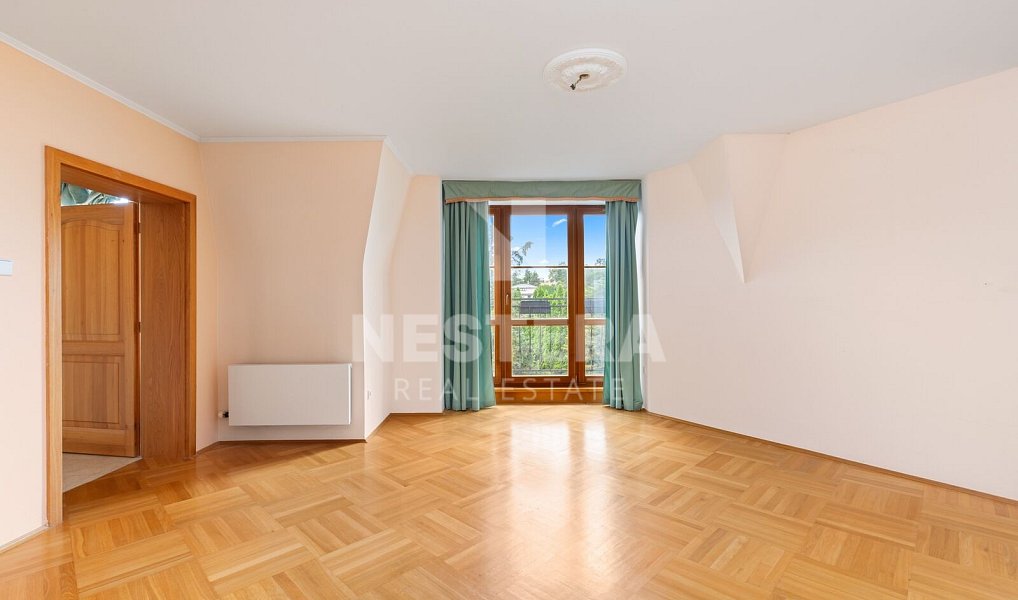 Prodej domu 444 m² s pozemkem 2 325 m², Vestec – náhled fotky 16