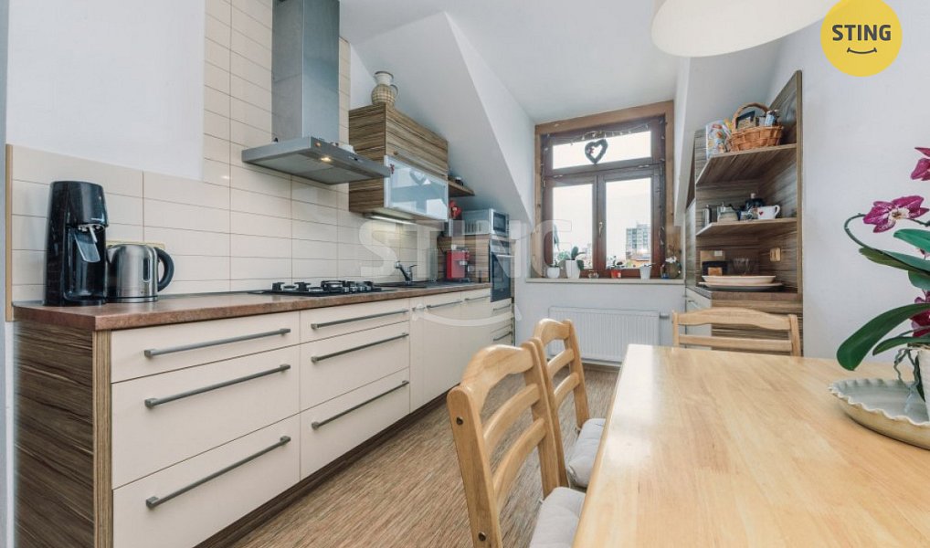 Prodej domu 300 m² s pozemkem 214 m², Pardubice – náhled fotky 4