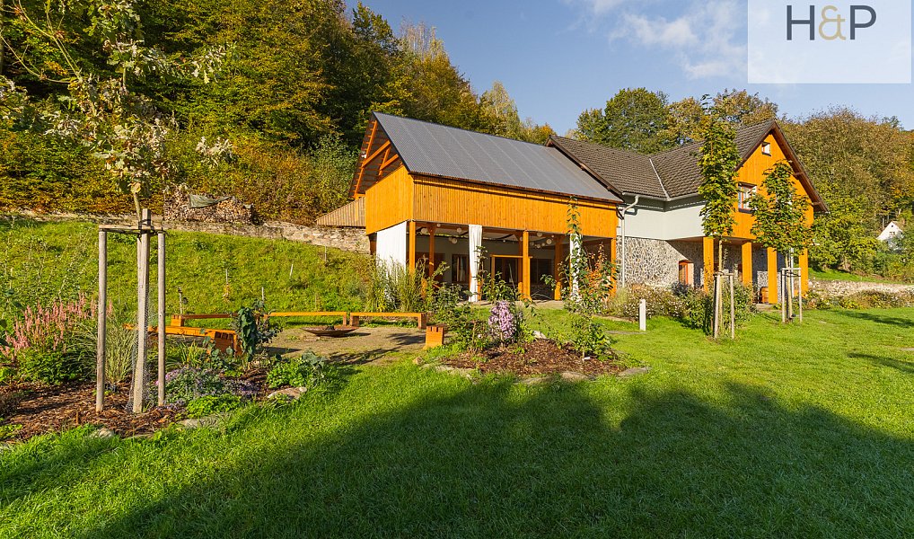 Prodej ubytovacího objektu 580 m², Oskava – náhled fotky 3
