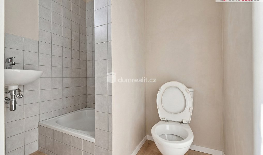 Prodej domu 200 m² s pozemkem 321 m², Kravaře – náhled fotky 11