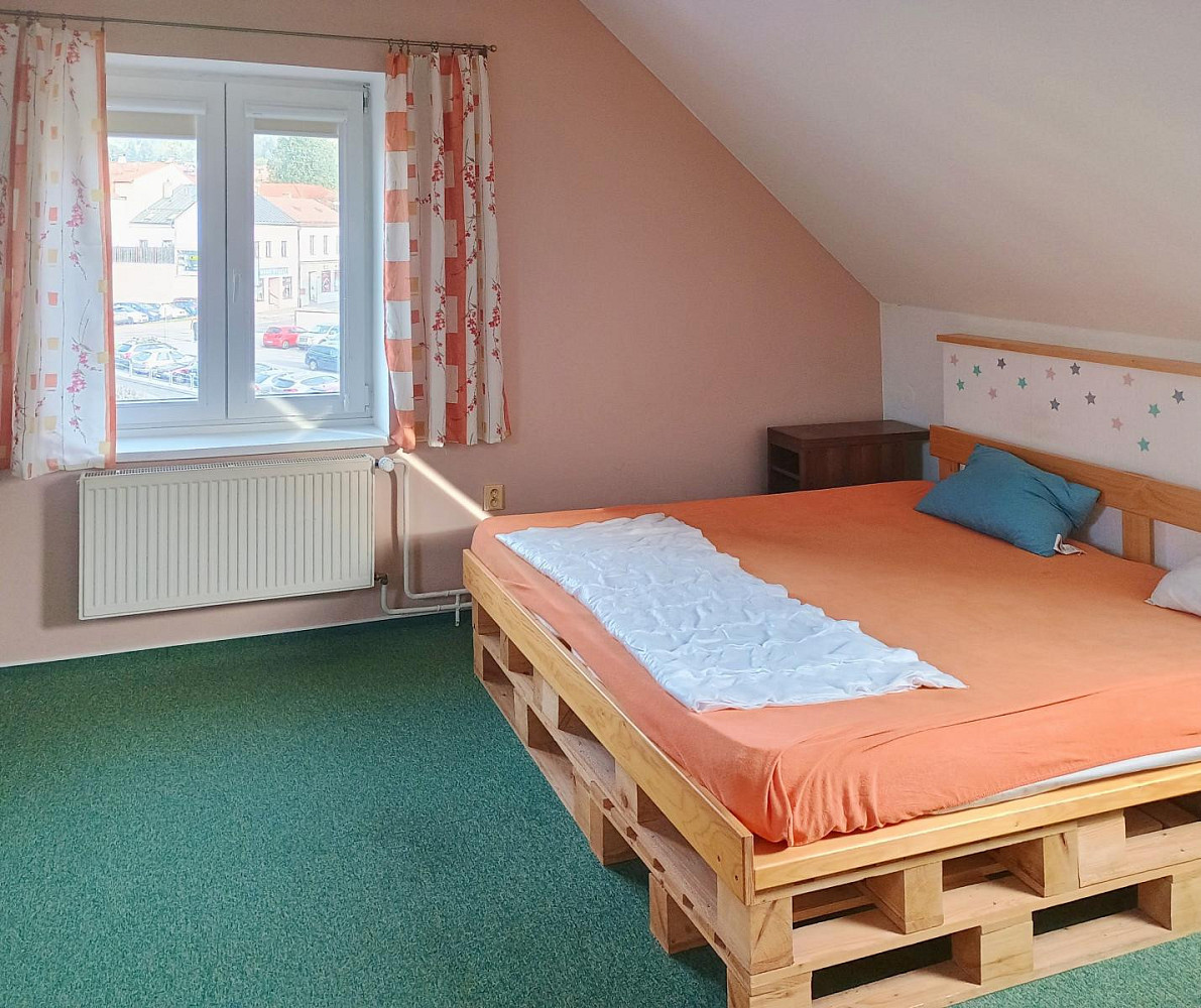Pronájem ubytovacího objektu 180 m²