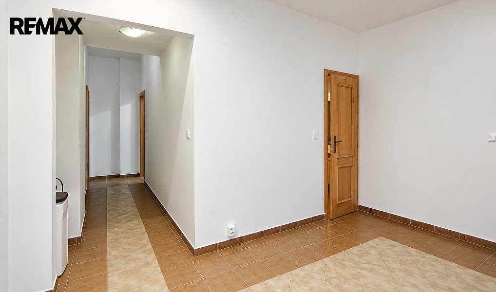 Pronájem bytu 3+1 76 m², Karlovy Vary – náhled fotky 8