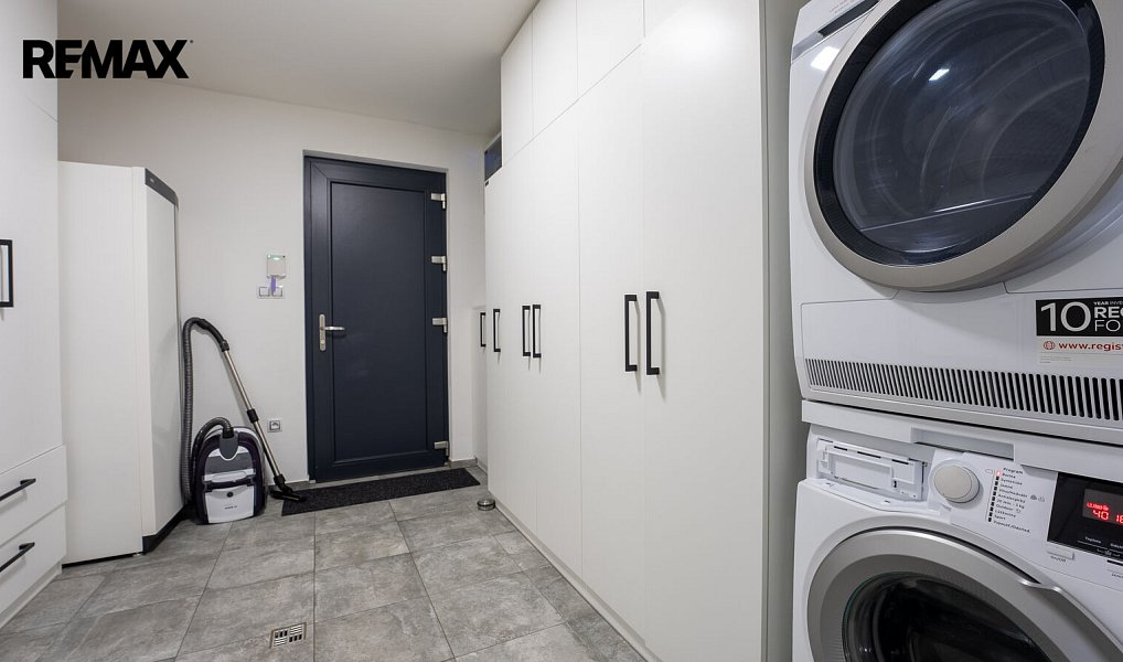 Prodej domu 172 m² s pozemkem 1 031 m², Jemnice – náhled fotky 40