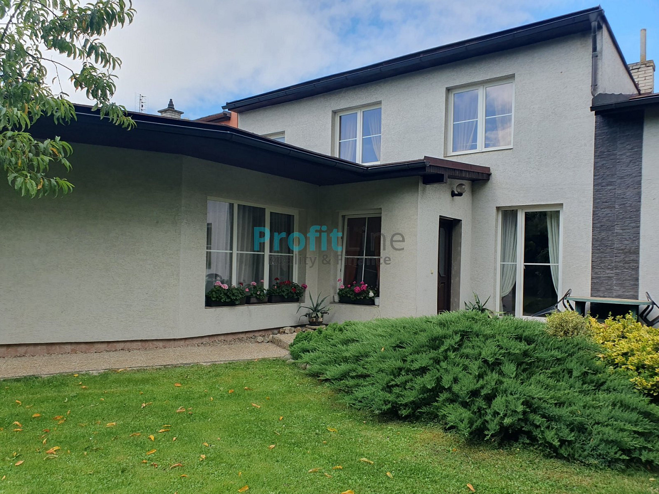 Pronájem domu 90 m² s pozemkem 40 m²