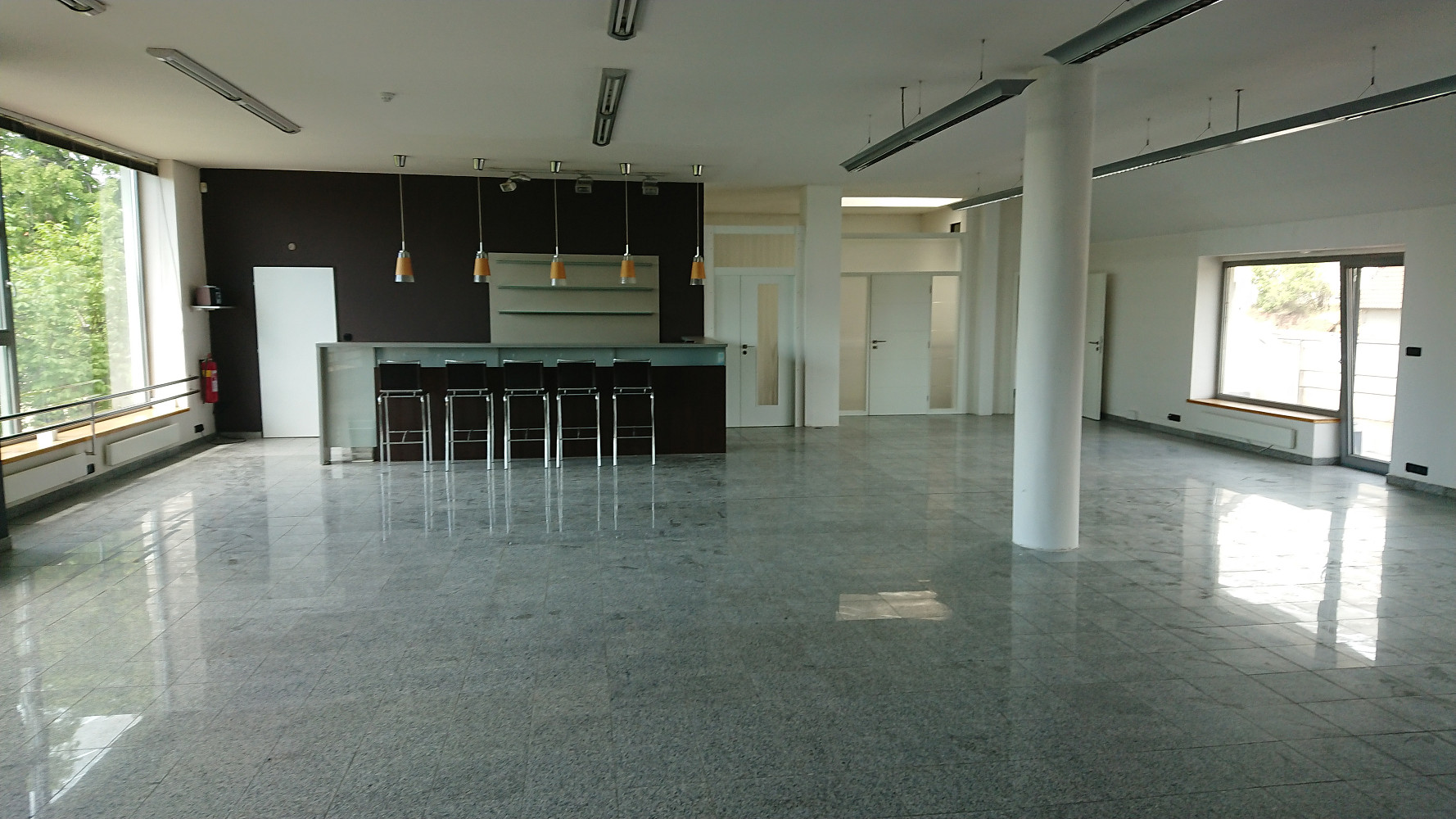 Pronájem kanceláře 215 m² – fotografie 5