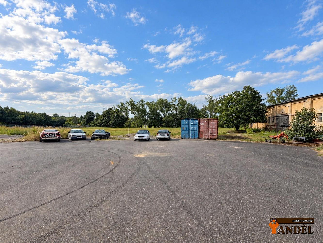 Pronájem skladovacích prostor 1 327 m² – fotografie 3