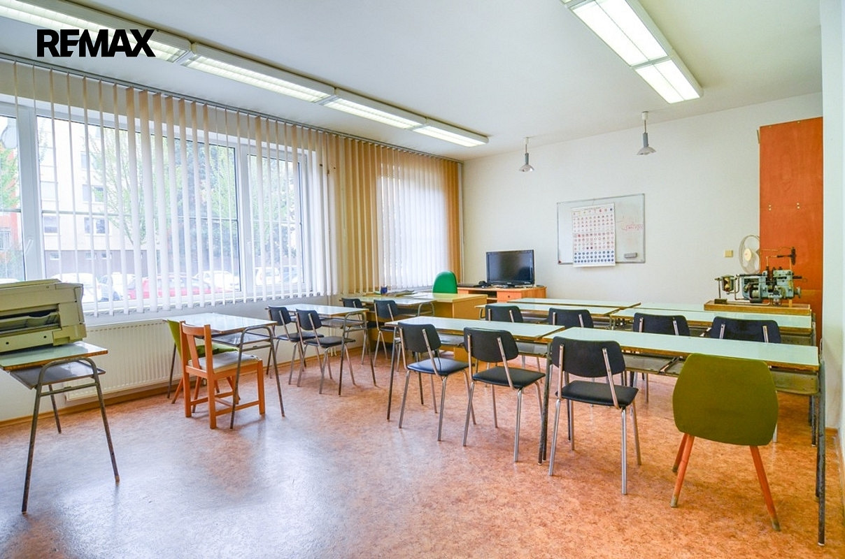 Prodej domu 318 m² s pozemkem 223 m² – pohled 4