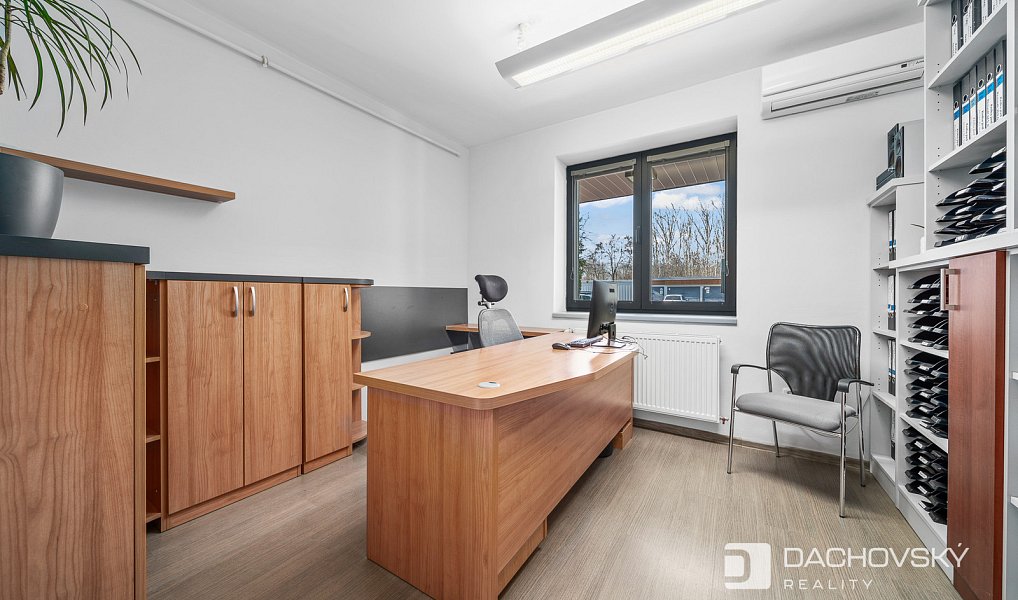 Prodej obchodních prostor 374 m², Pardubice – náhled fotky 22