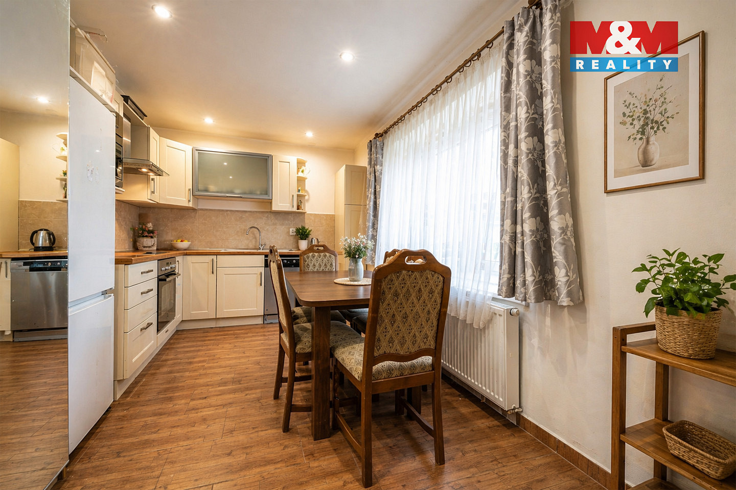 Prodej domu 105 m² s pozemkem 1 008 m² — photo 2