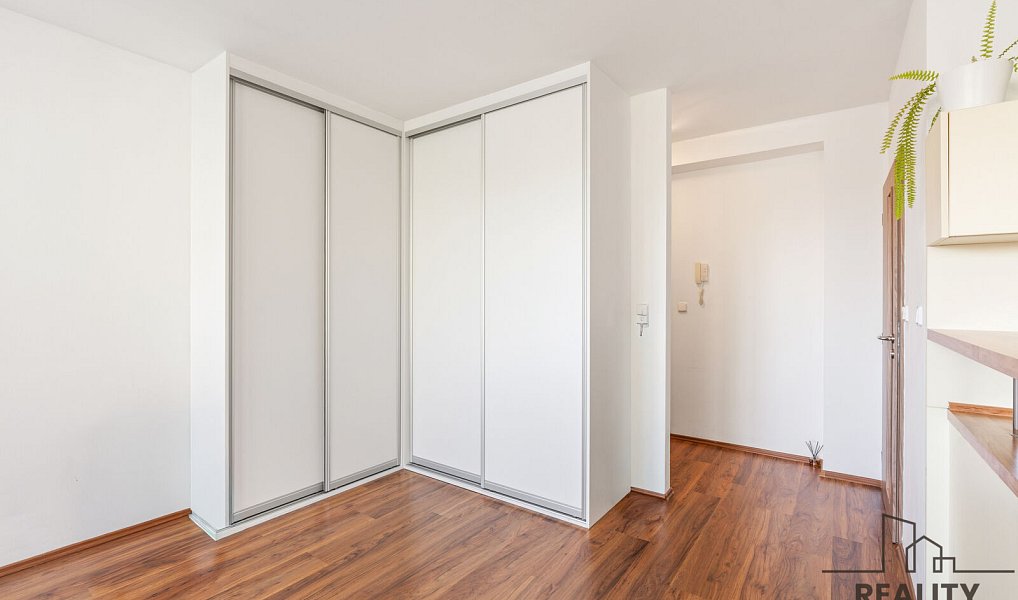 Prodej bytu 1+kk 35 m², Kladno – náhled fotky 6