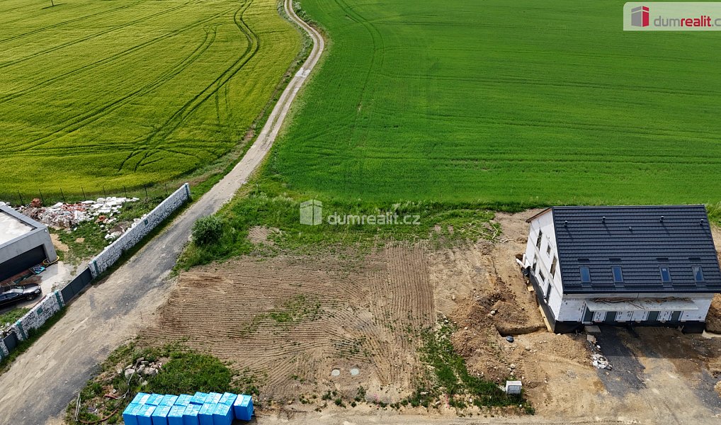 Prodej stavebního pozemku 897 m², Narysov – náhled fotky 3