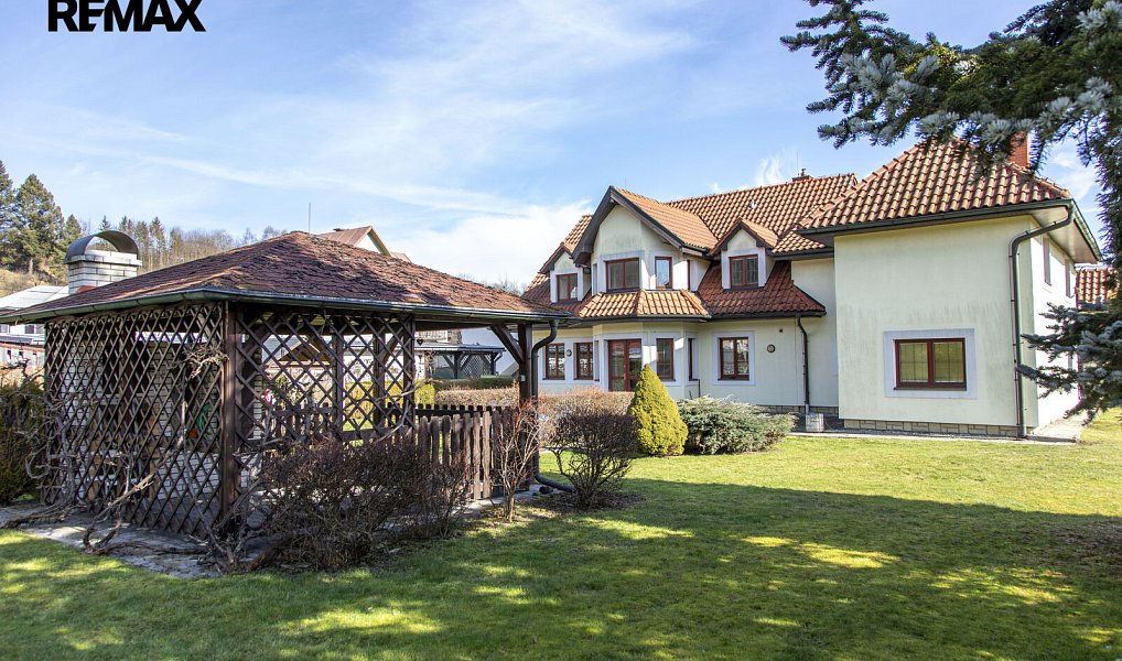 Prodej domu 302 m² s pozemkem 1 176 m², Ratiboř – náhled fotky 8