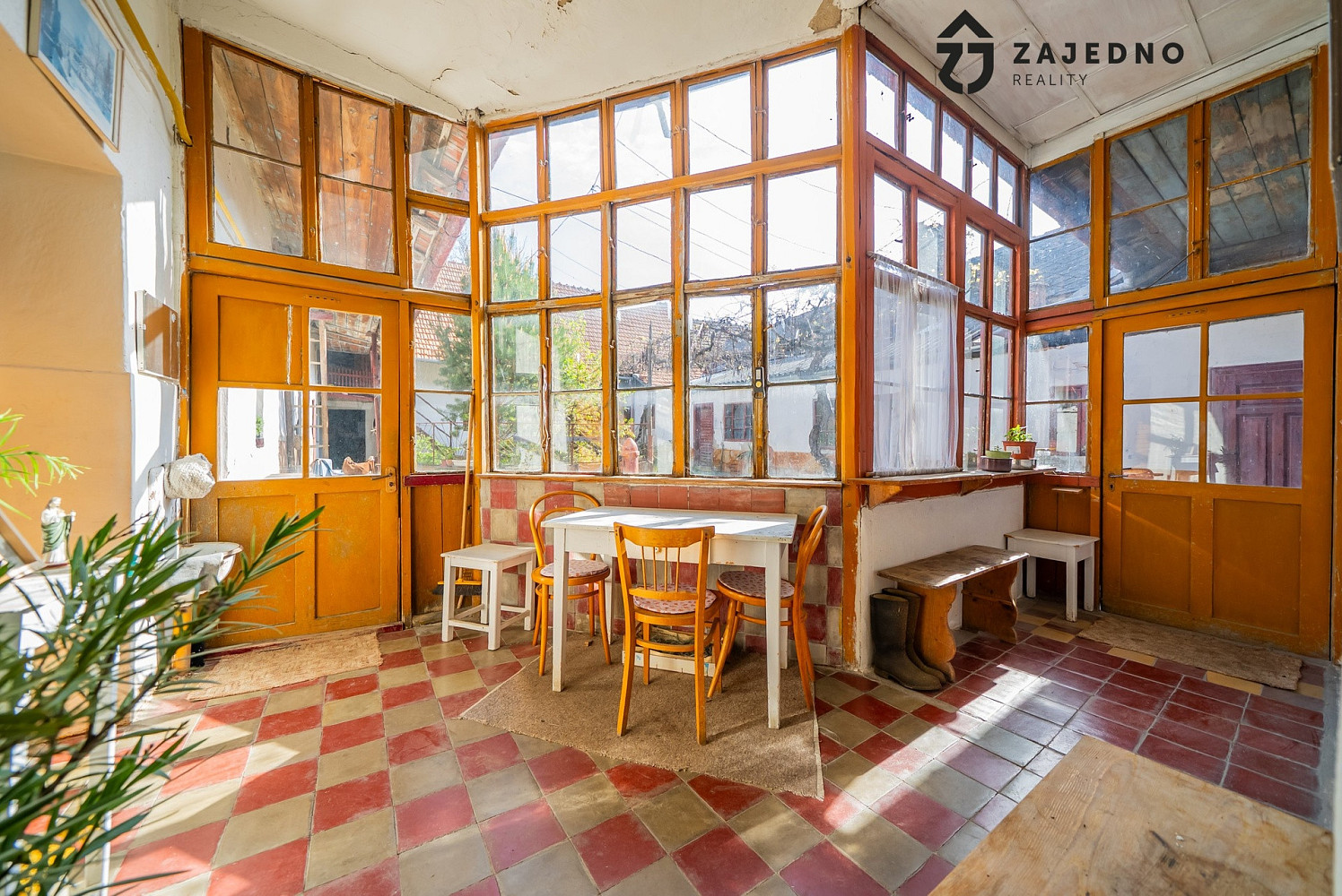 Prodej domu 160 m² s pozemkem 1 215 m² – fotografie 2