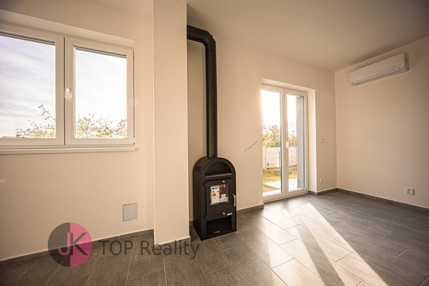 Prodej domu 100 m² s pozemkem 157 m² — photo 2