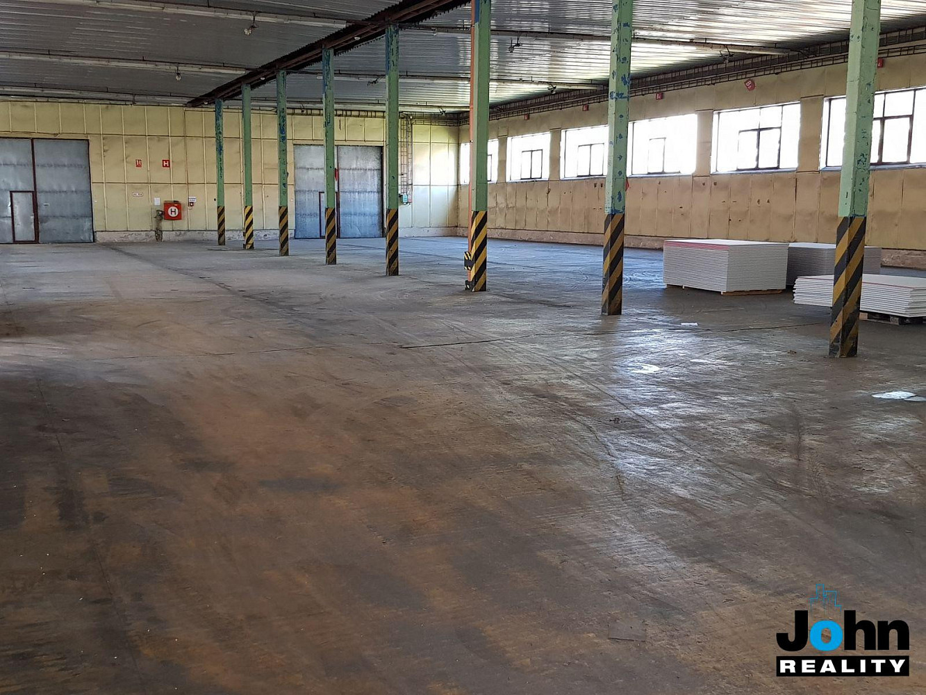 Pronájem výrobních prostor 1 000 m² – fotografie 3