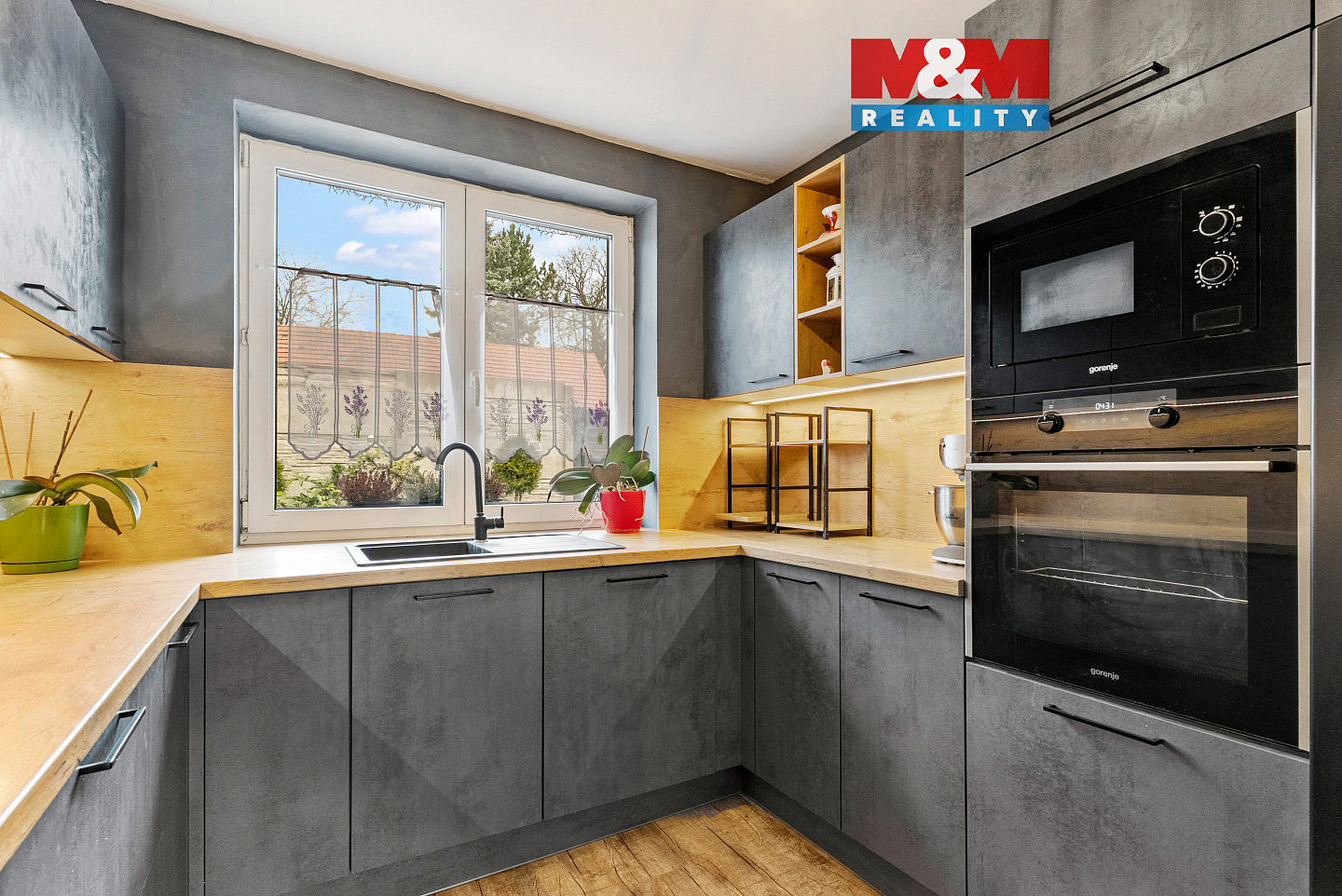 Prodej domu 105 m² s pozemkem 594 m²