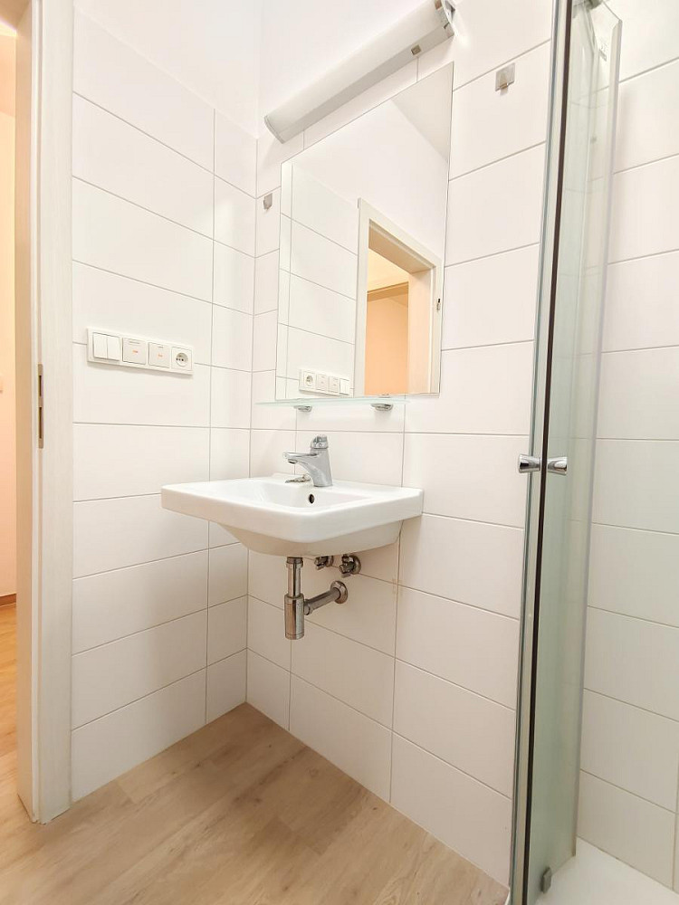 Pronájem bytu 2+kk 30 m² – fotografie 3