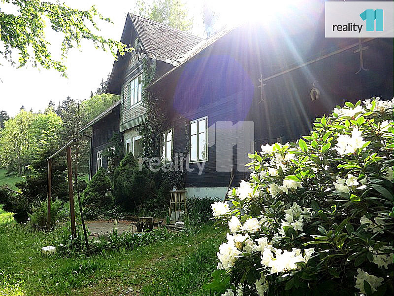 Prodej domu 176 m² s pozemkem 5 521 m²