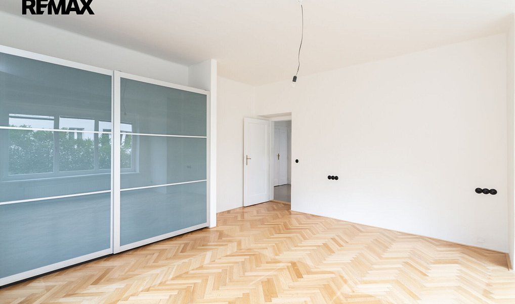 Pronájem bytu 2+kk 65 m², Praha – náhled fotky 12