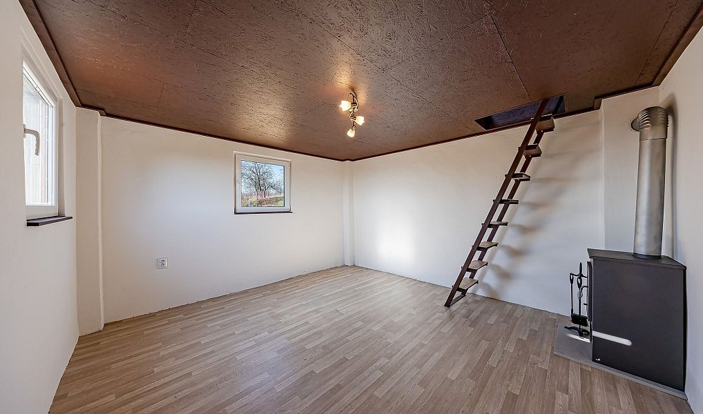 Prodej domu 35 m² s pozemkem 2 544 m², Kunovice – náhled fotky 2