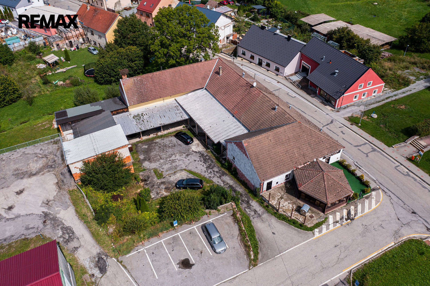 Prodej komerčního objektu (jiného typu) 400 m² – fotografie 4