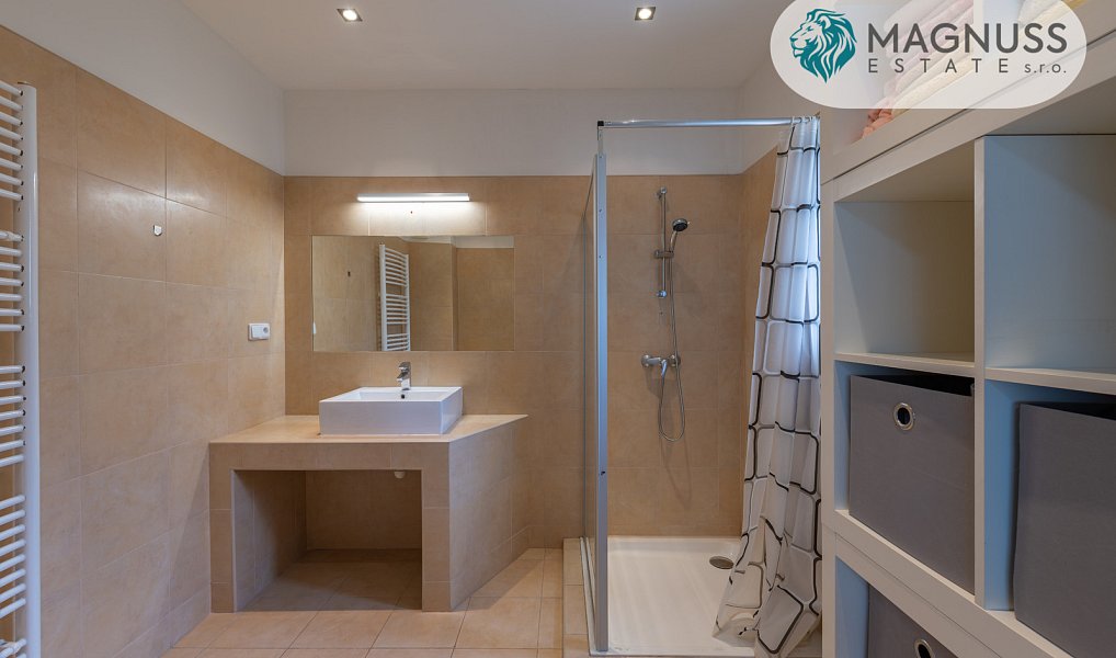 Prodej domu 297 m² s pozemkem 2 112 m², Hranice – náhled fotky 17