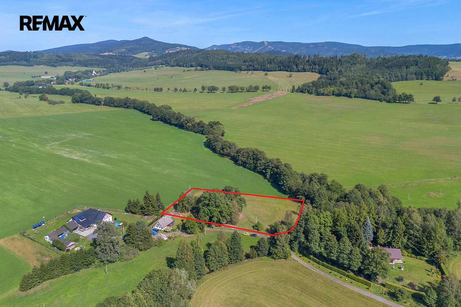 Prodej komerčního pozemku 2 797 m²