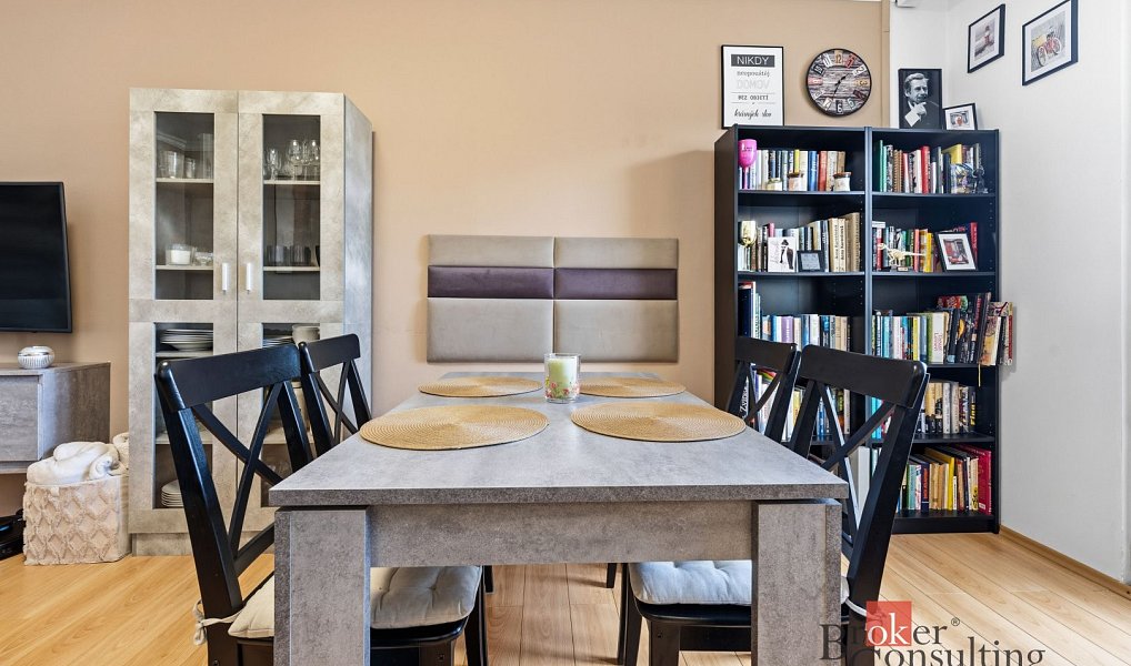 Prodej bytu 3+1 82 m², Hradec Králové – náhled fotky 11