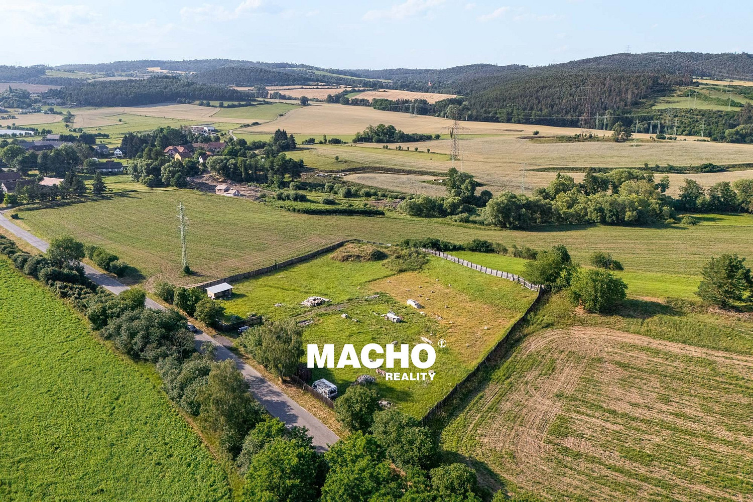 Prodej stavebního pozemku 8 640 m²