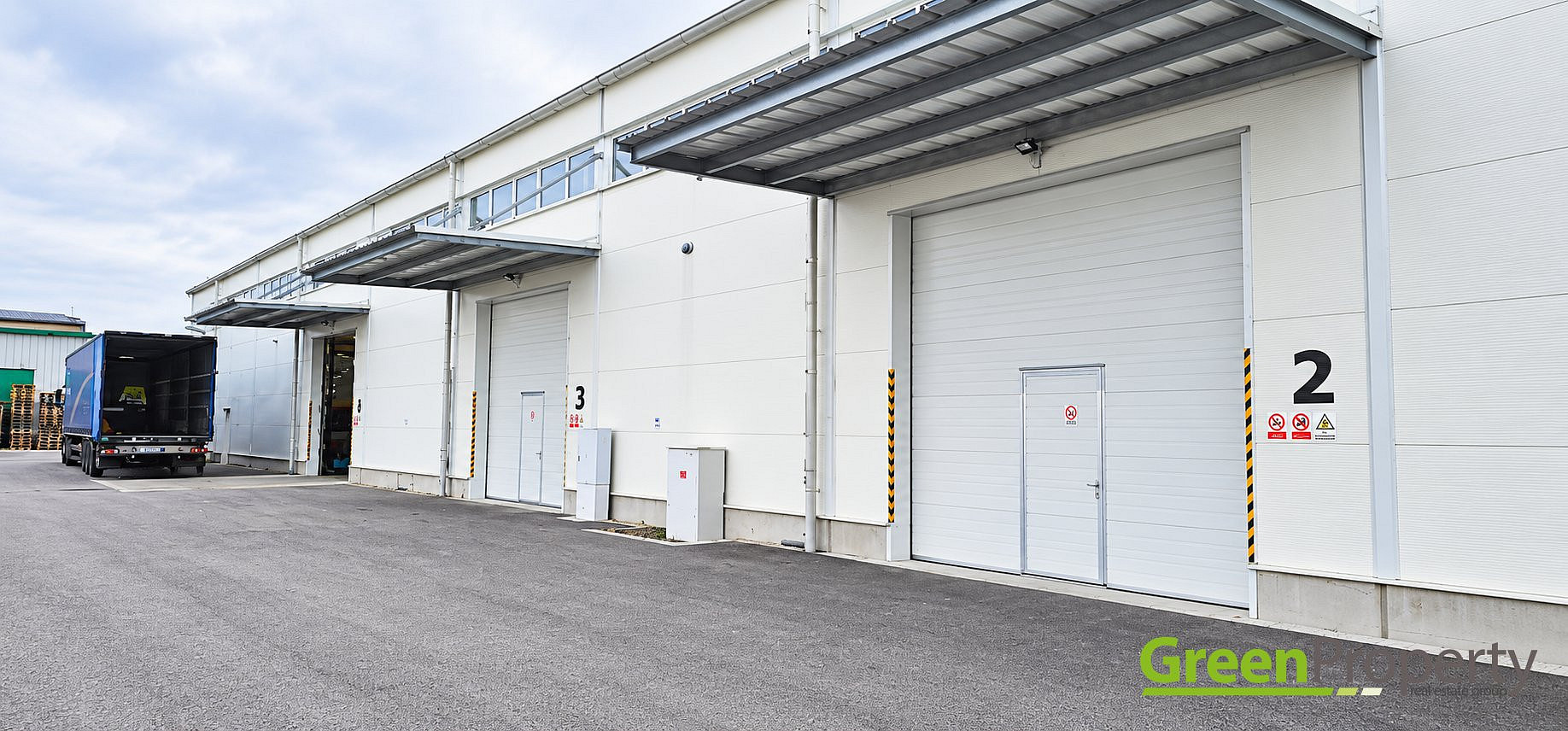 Pronájem skladovacích prostor 2 500 m² – fotografie 3