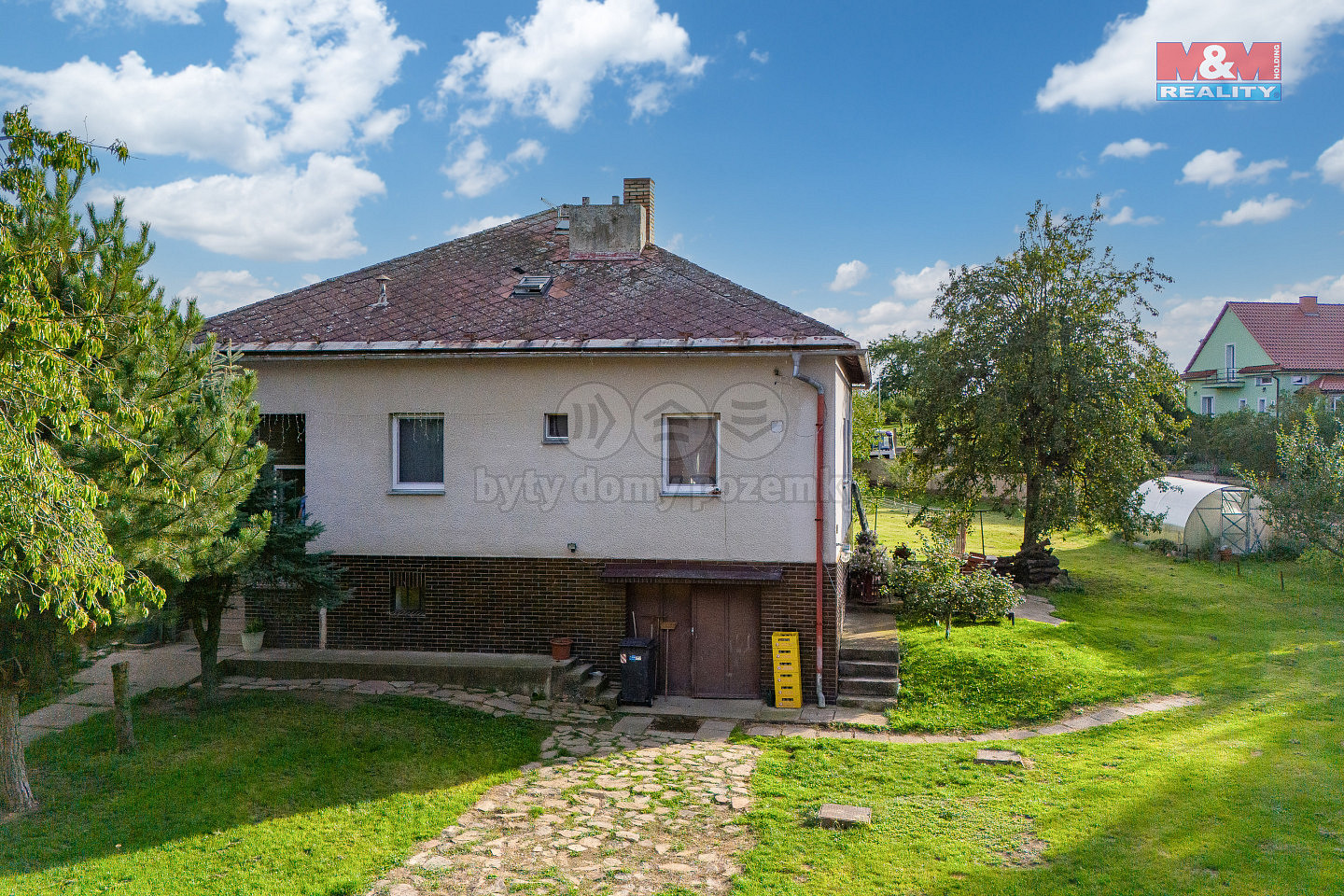 Prodej domu 743 m² s pozemkem 2 776 m²