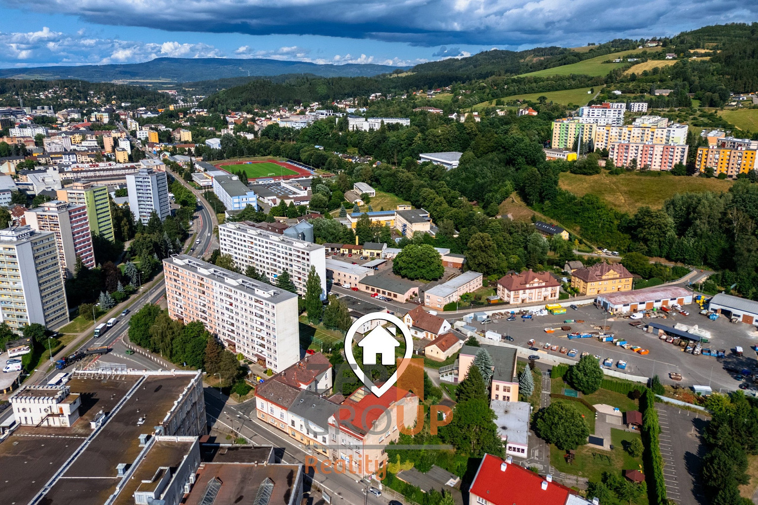 Prodej domu 1 200 m² s pozemkem 381 m² — photo 2