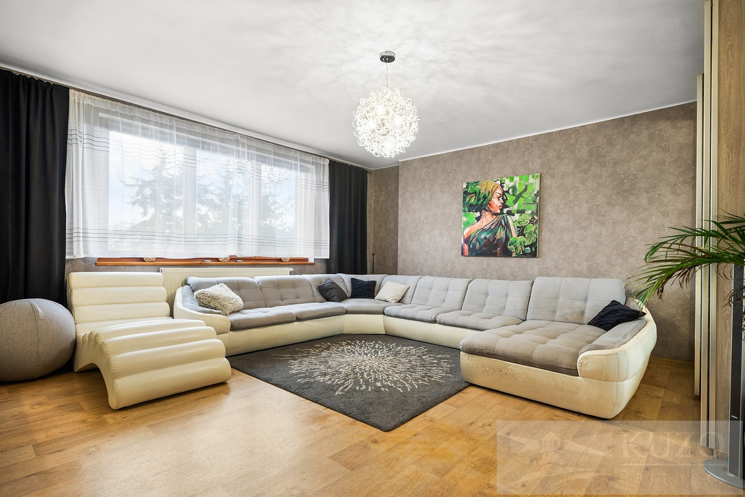 Prodej domu 230 m² s pozemkem 992 m² – pohled 3
