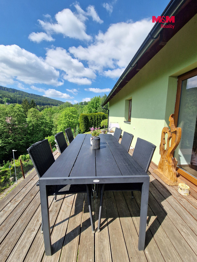 Prodej domu 179 m² s pozemkem 844 m² – fotografie 2