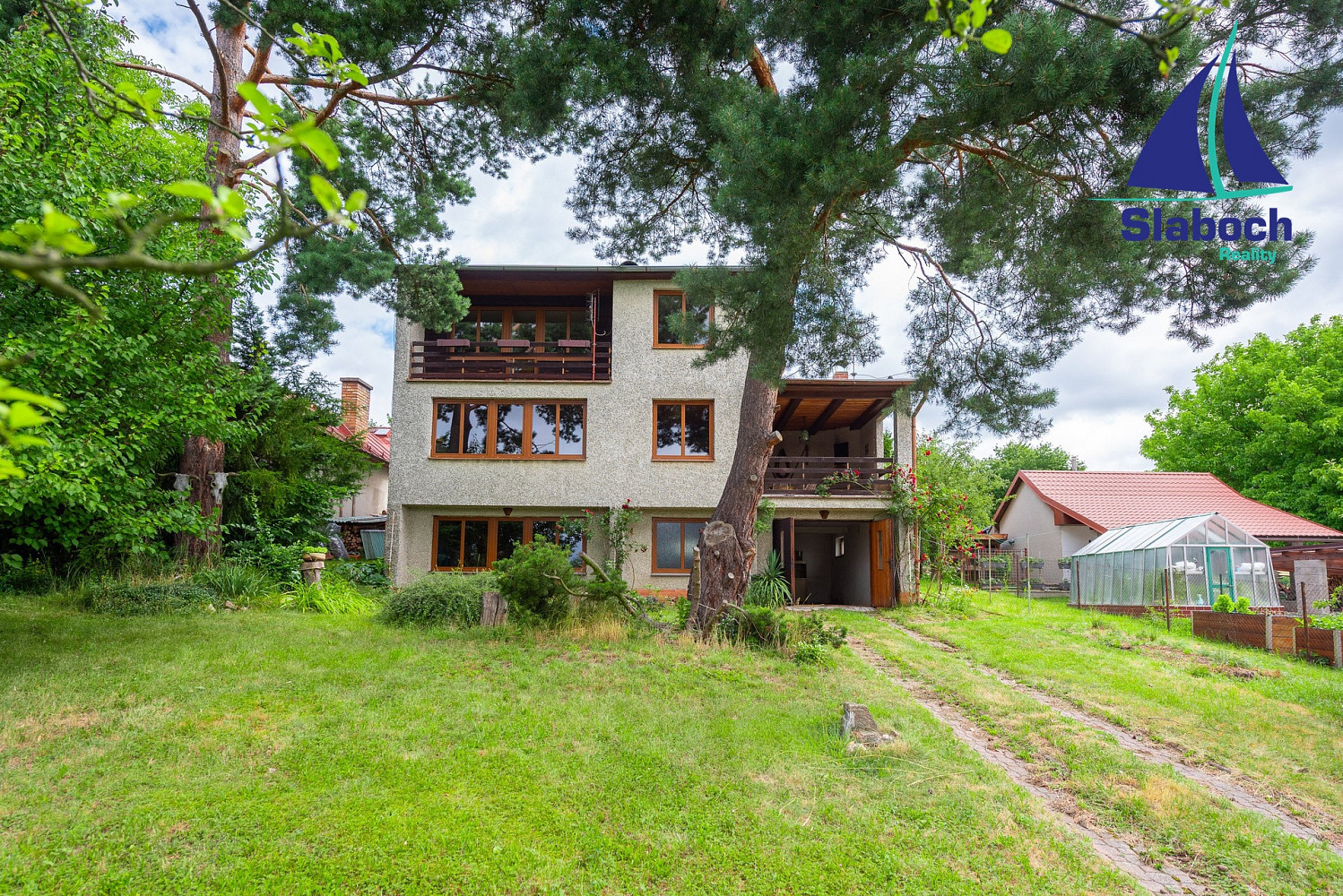 Prodej domu 260 m² s pozemkem 990 m² — photo 2