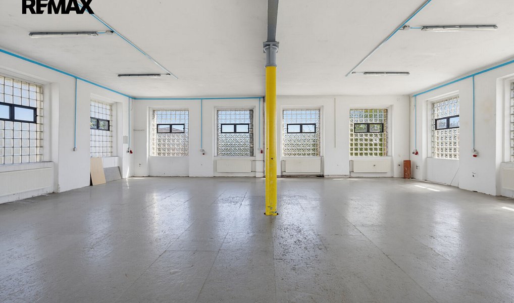 Prodej výrobních prostor 2 350 m², Aš – náhled fotky 27