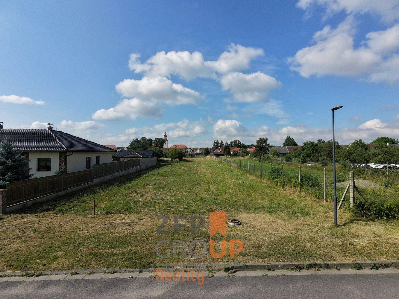 Prodej stavebního pozemku 1 825 m²