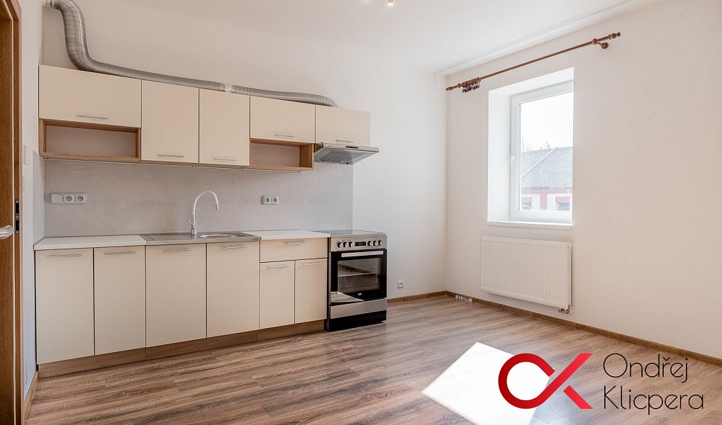 Pronájem bytu 2+kk 44 m², Milovice – náhled fotky 3
