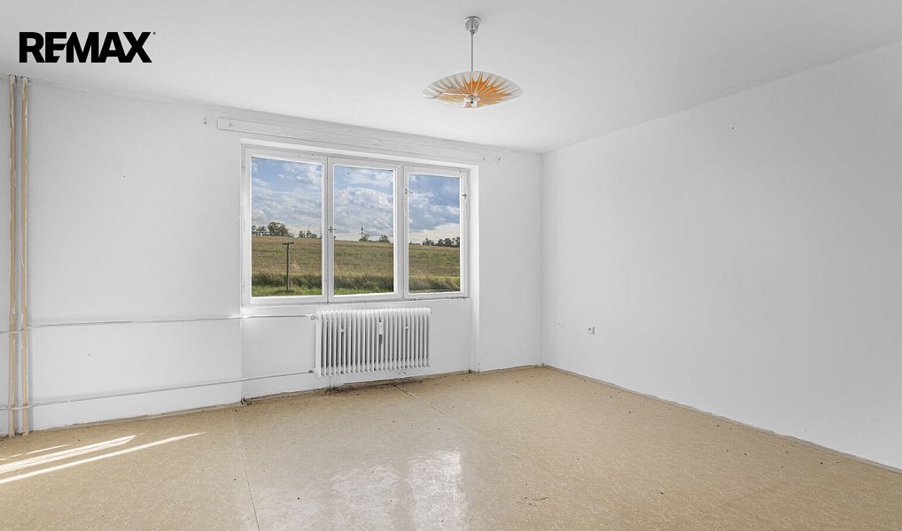 Prodej bytu 3+1 68 m², Zvoleněves – náhled fotky 2