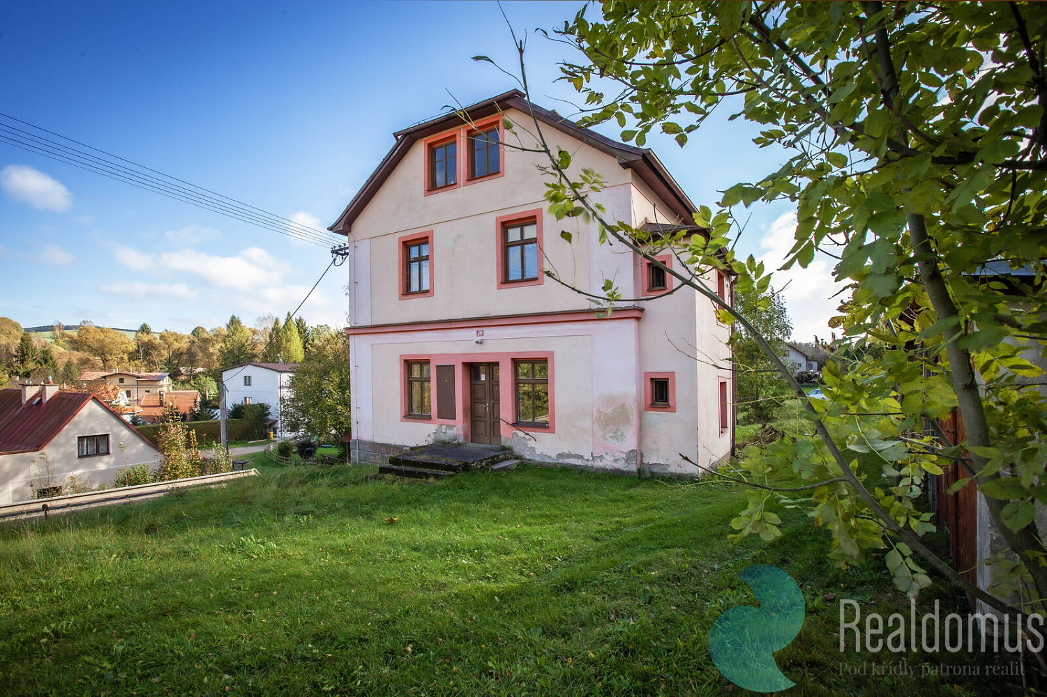 Prodej domu 204 m² s pozemkem 1 296 m²