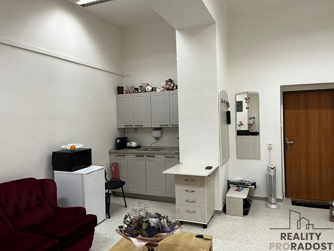 Pronájem kanceláře 12 m² – fotografie 2