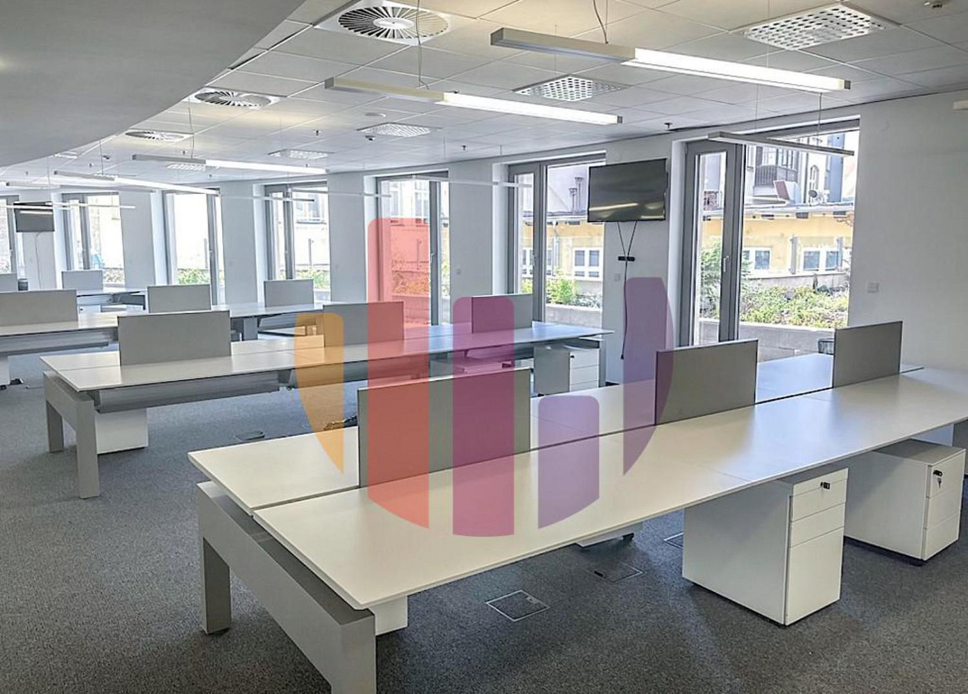 Pronájem kanceláře 470 m² — photo 3