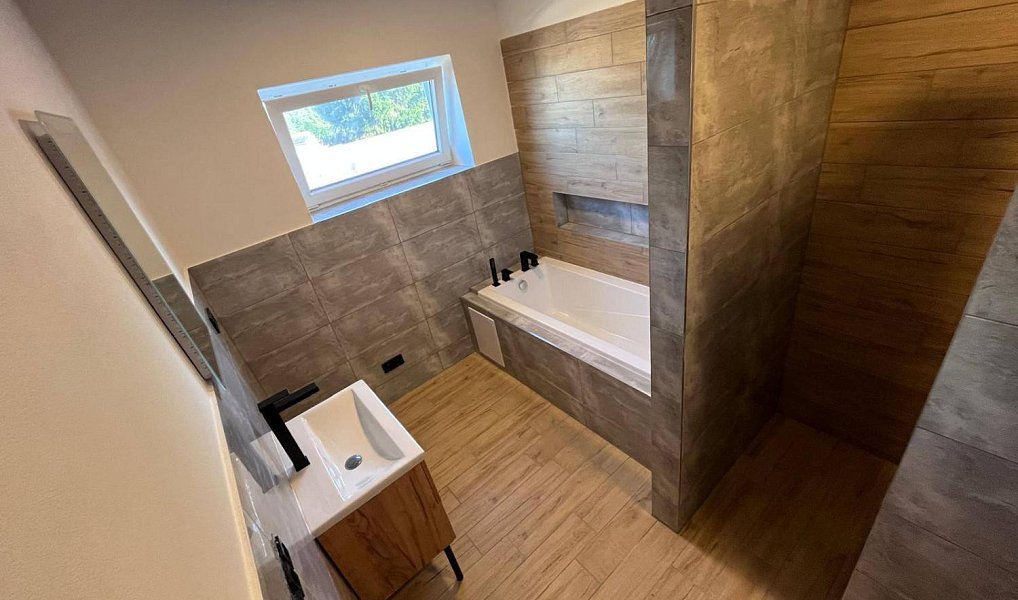 Prodej domu 258 m² s pozemkem 1 924 m², Holedeč – náhled fotky 8